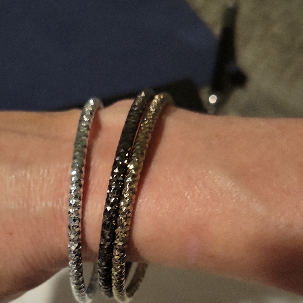 Source Unknown Metallic Textured Bangle Bracelet … - image 2